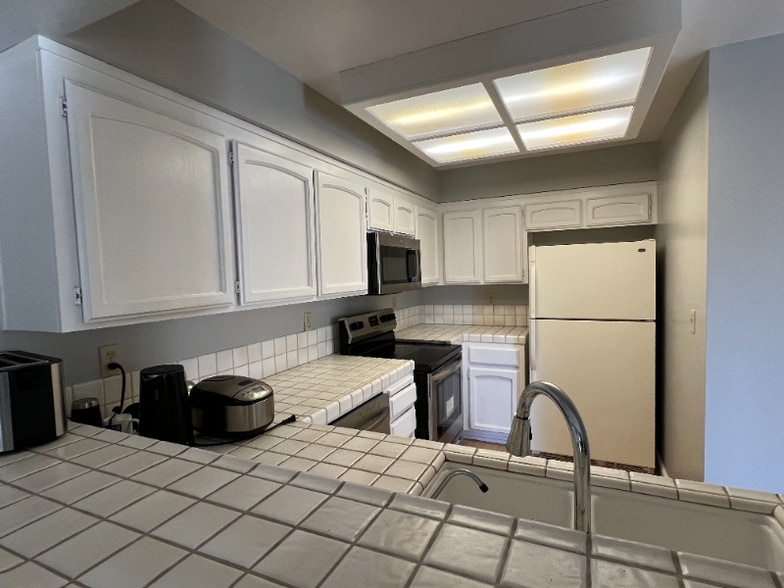 Building Photo - 41659 Carol Terrace