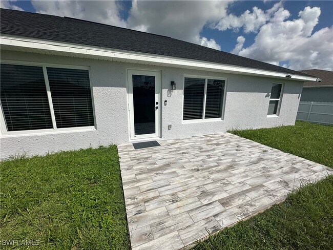 Building Photo - 1518 NE 43rd Ln