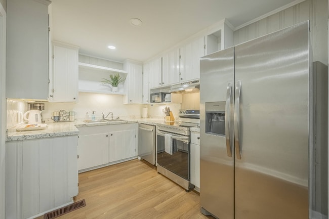 Building Photo - 230 Habersham Dr