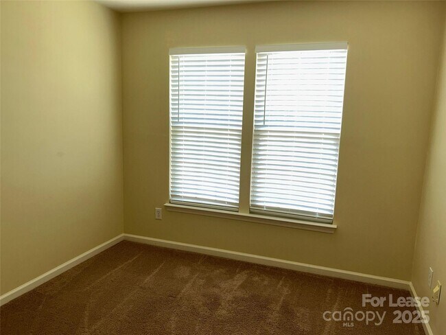 Building Photo - 6217 Chavel Ln