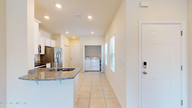 Building Photo - 67 Oarsman Xing Dr