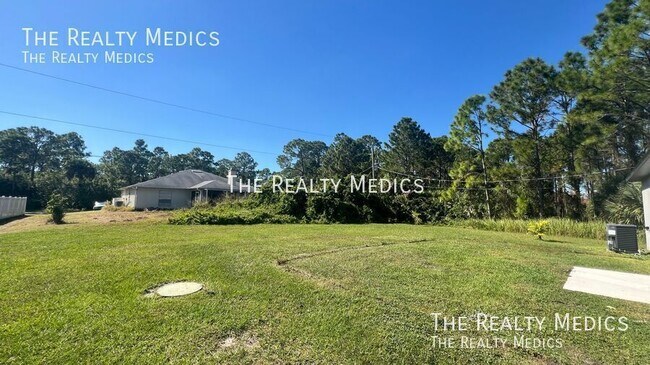 Building Photo - 2640 Dennis Ave SE