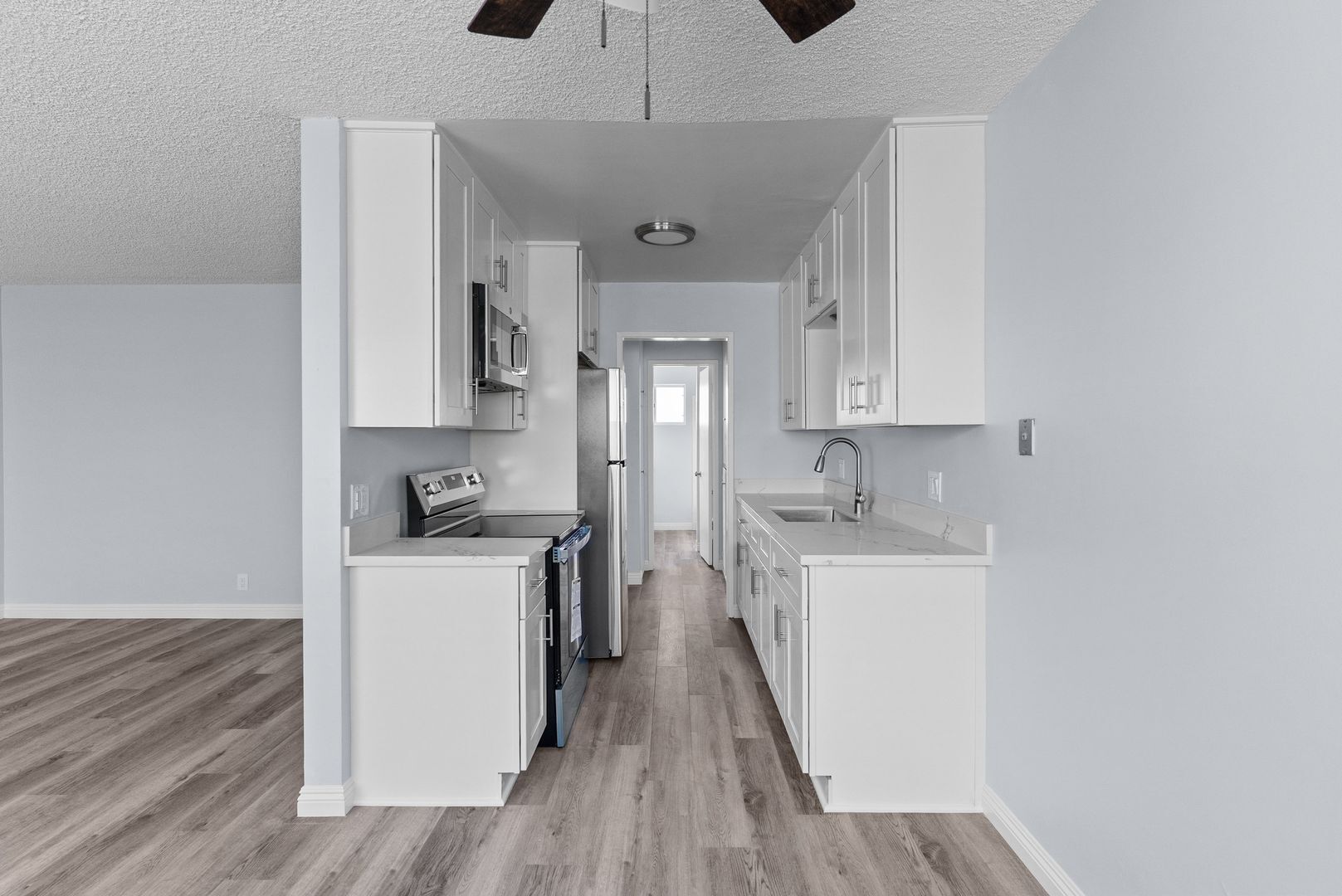 Building Photo - 425 Gaviota Ave