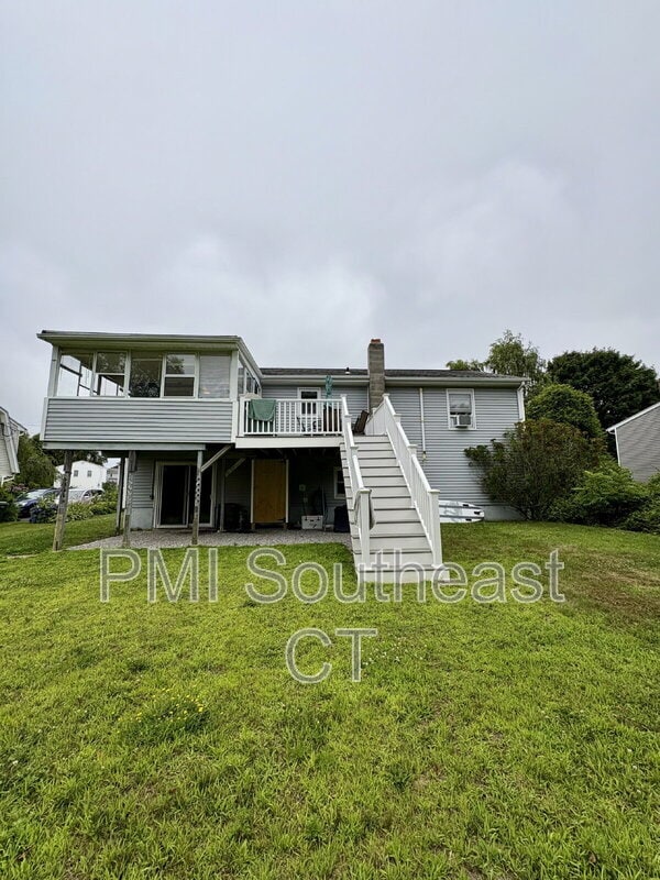 Building Photo - 223 Seneca Dr