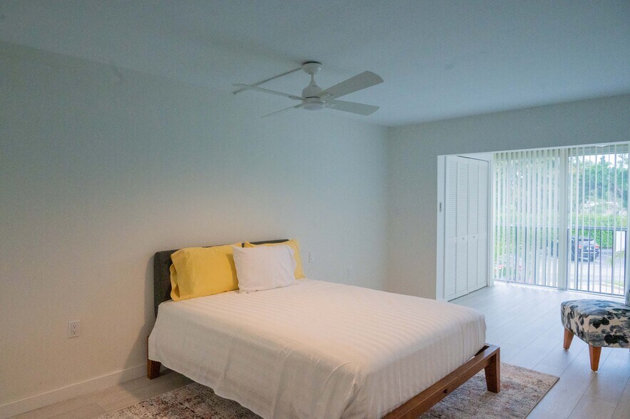 Building Photo - 5 High Point Cir W