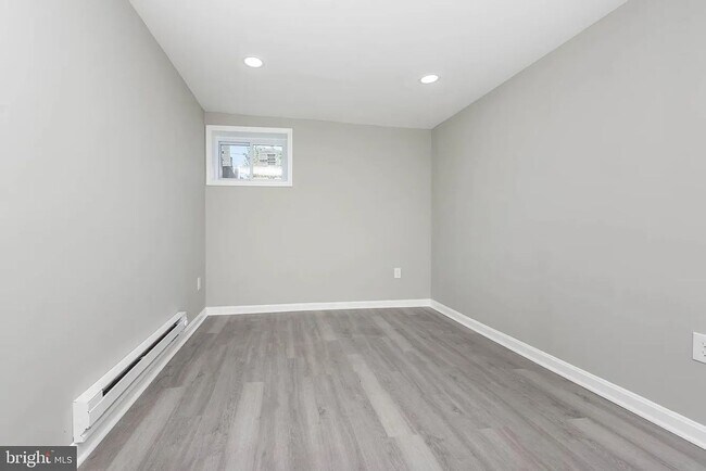 Building Photo - 3300 Ravenwood Ave