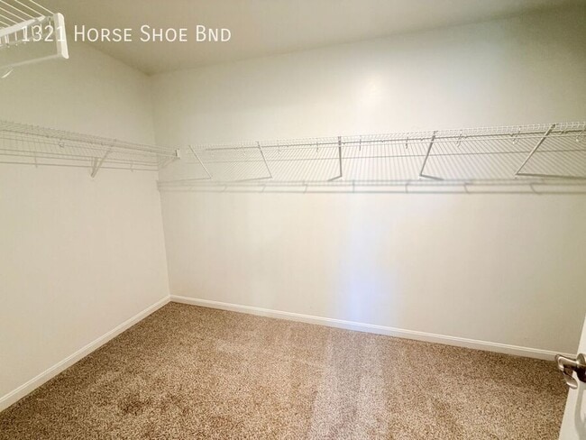 Building Photo - 1321 Horse Shoe Bnd