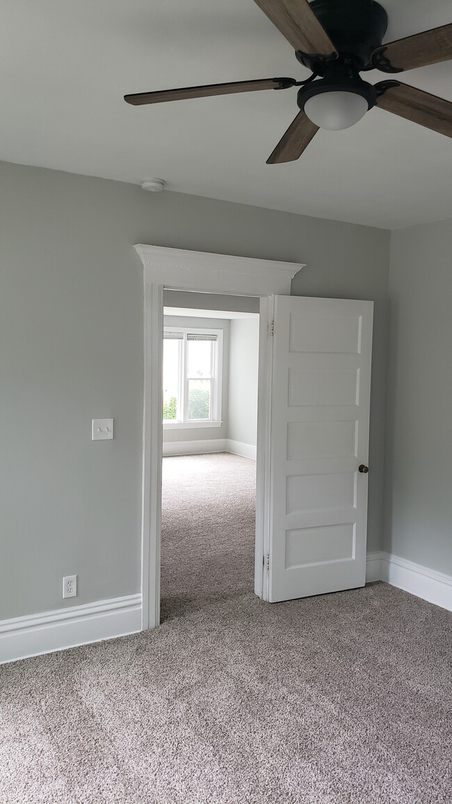 Front Bedroom - 211 N Prairie St