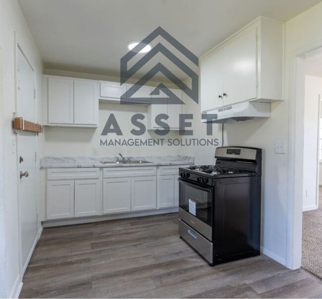 Building Photo - 3-Bedroom Available For Lease & Rent to Own!