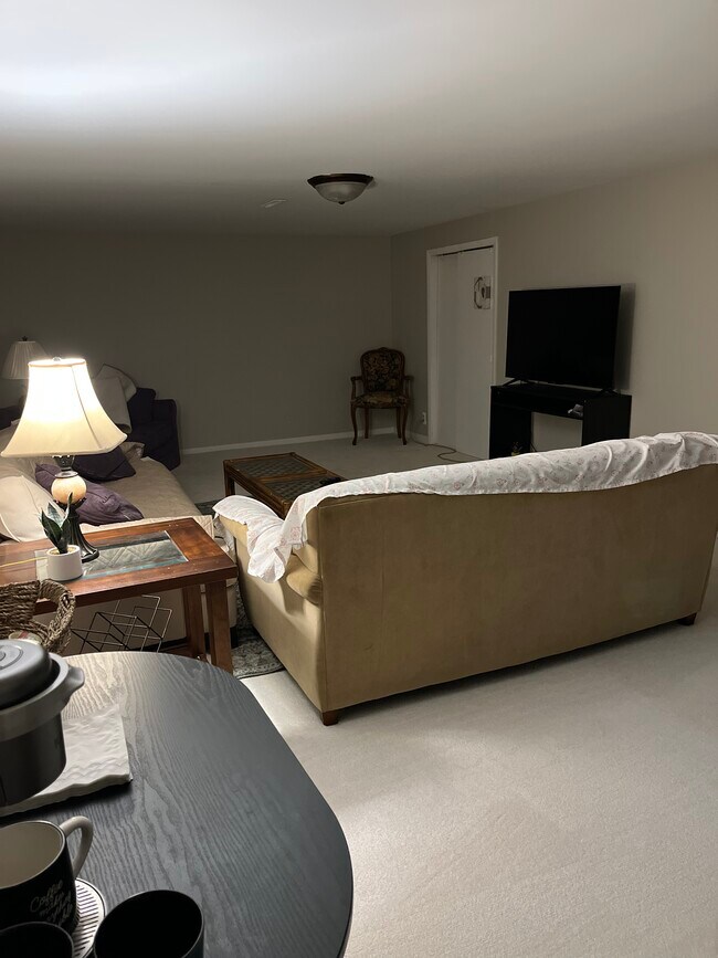 Building Photo - 1918 Porter Ave