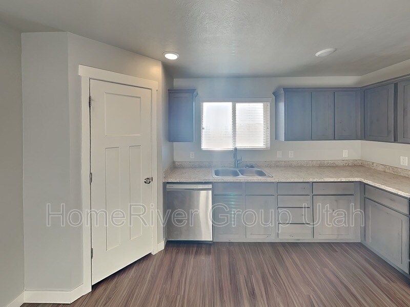 Building Photo - 8192 N Boulder Ln