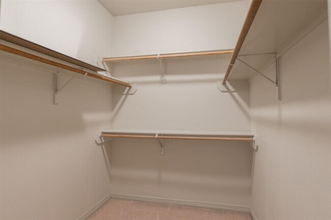 Building Photo - 10735 Norchester Village Dr