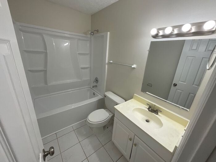 Building Photo - 2336 Pebble Rock E