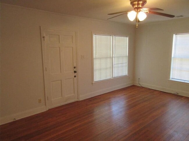 Building Photo - 5501 Montview St