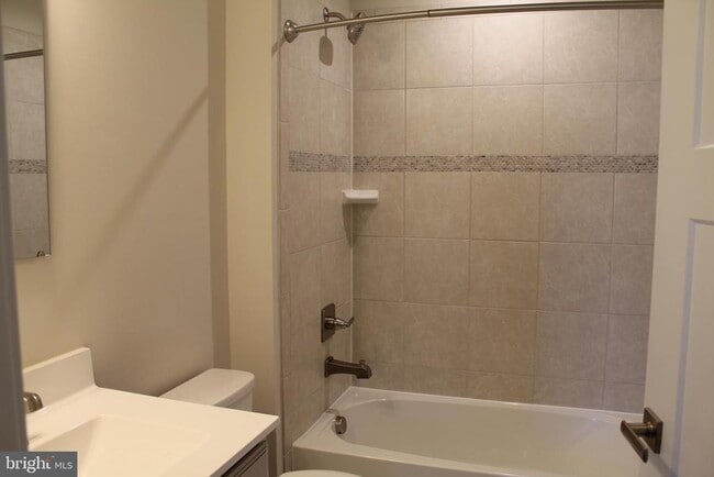 Building Photo - 8946 Penrith Dr