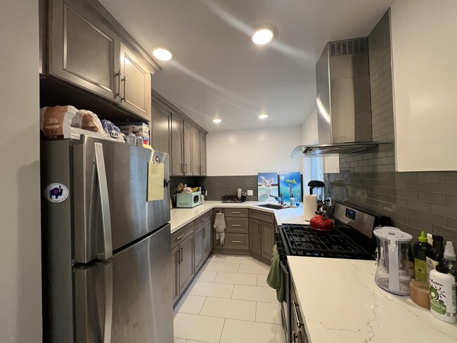 Building Photo - 2548 Virginia St