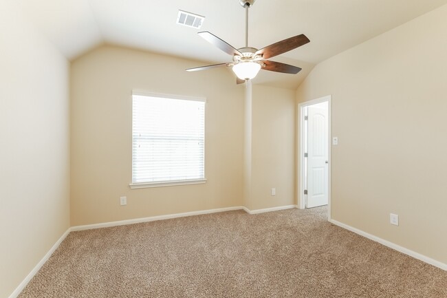 Building Photo - 143 N Greatwood Glen Pl