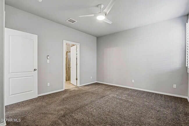 Building Photo - 12365 Desert Vista Ave