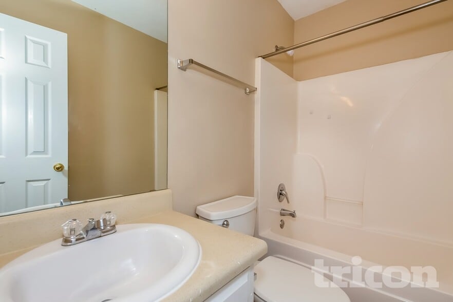 Building Photo - 50 Weldon Pl