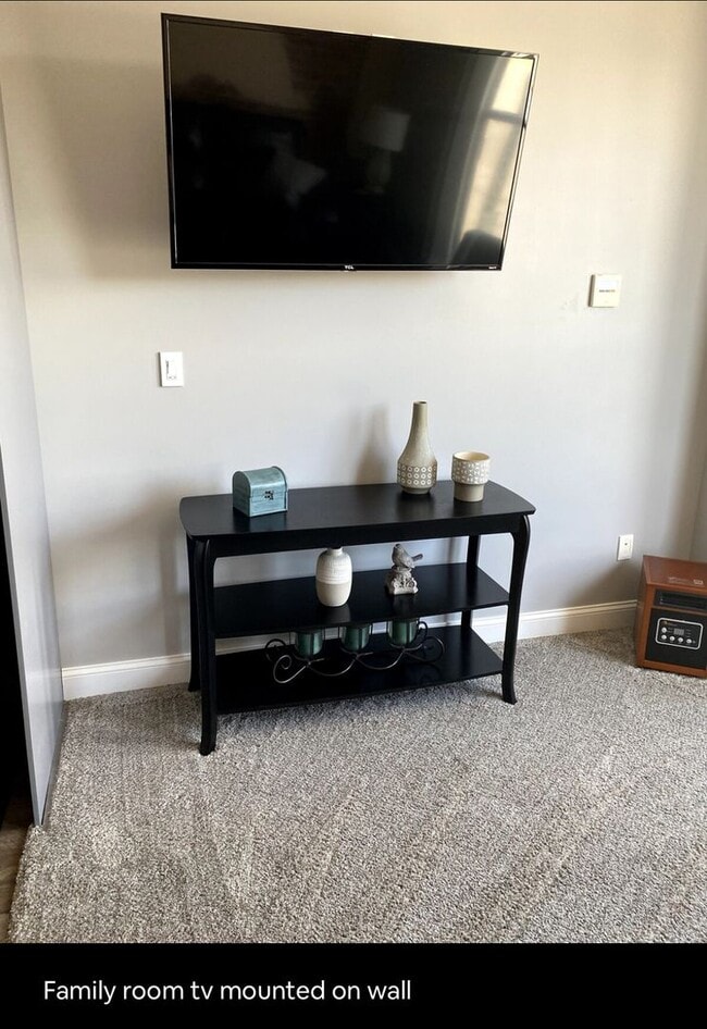 Building Photo - Experience the Lofts Collective