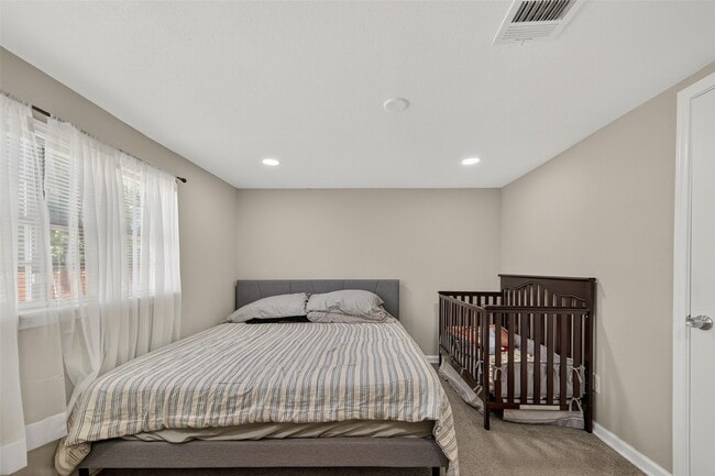 Building Photo - 223 E Melville Dr