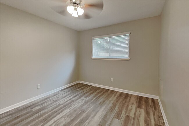 Building Photo - 1070 Red Rock Canyon Dr