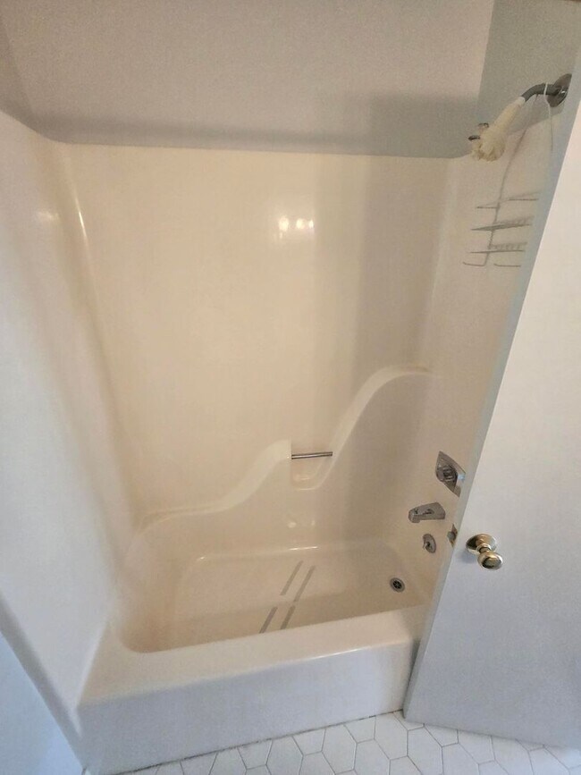 Building Photo - Spacious 3-Bedroom Condo in Gated Community – Modern Comfort & Convenience!