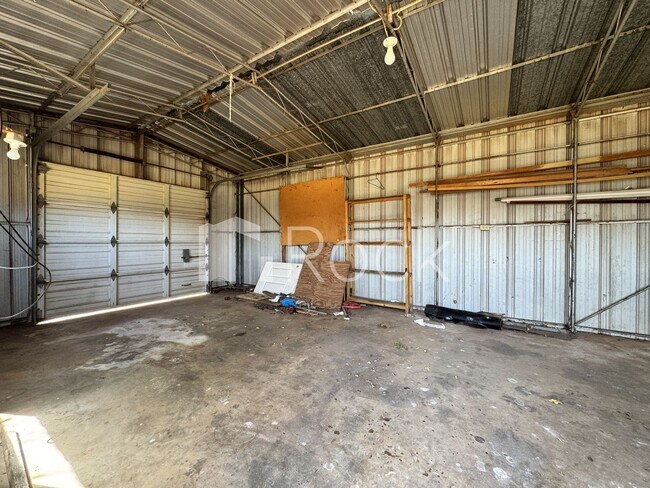 Building Photo - 1005 Van Buren Ave NW