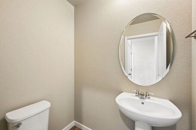 Building Photo - New 3-Bed, 2.5-Bath House with 2-Car Garage in Johnstown Farms