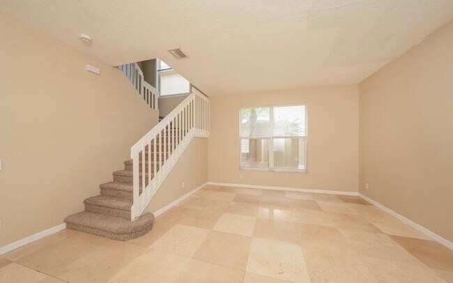 Building Photo - 17585 W Lilac St