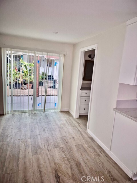 Building Photo - 857 W Edgehill Rd