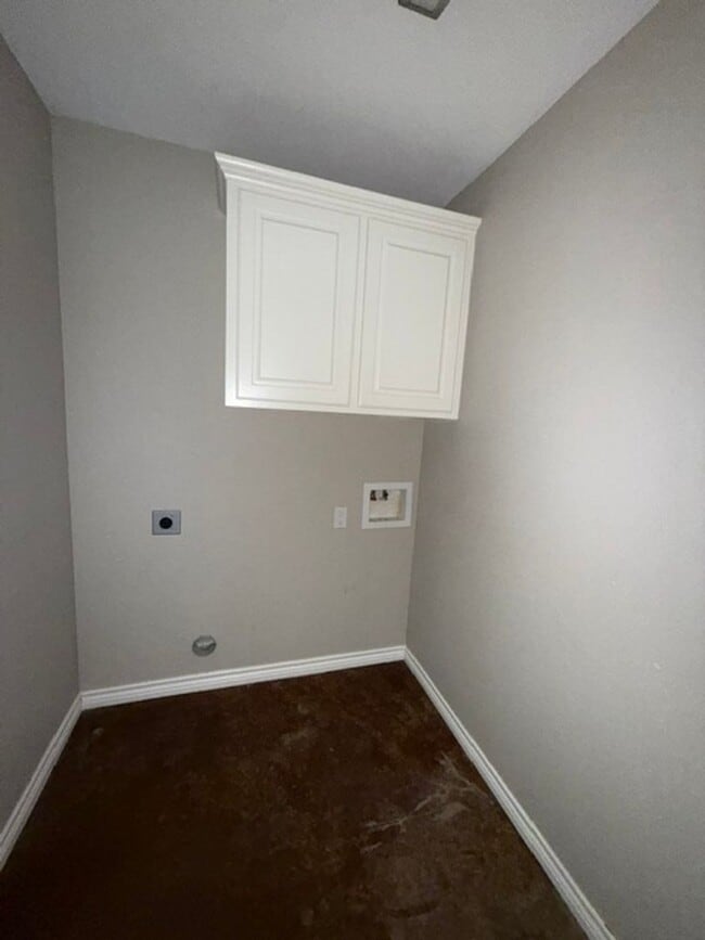 Building Photo - 1333 Briar Cliff Path