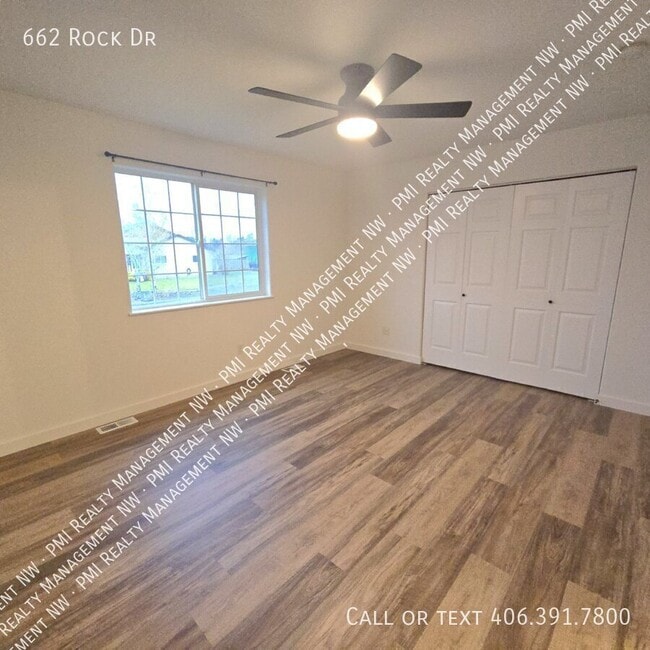Building Photo - 662 Rock Dr