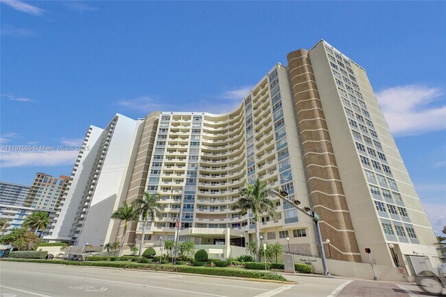 Building Photo - 3180 S Ocean Dr