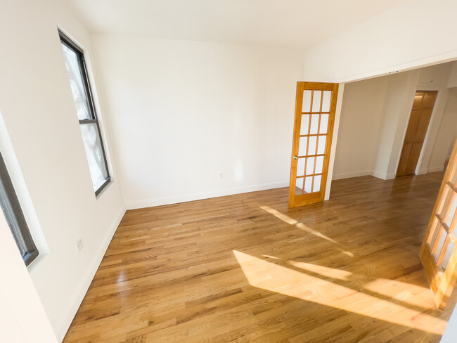 Interior Photo - 502-504 Amsterdam Avenue