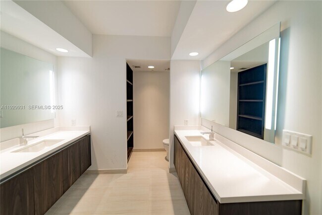 Building Photo - 1180 N Federal Hwy