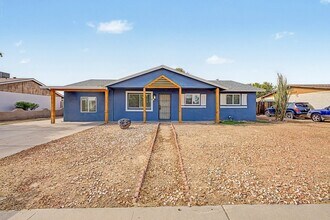 Building Photo - 3 bedroom home!