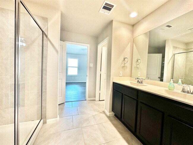 Building Photo - 18330 Arcola Bay Ln