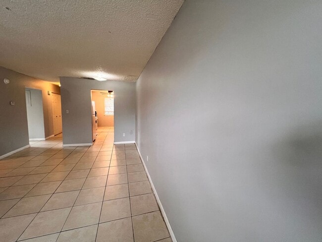 Interior Photo - KNOX D