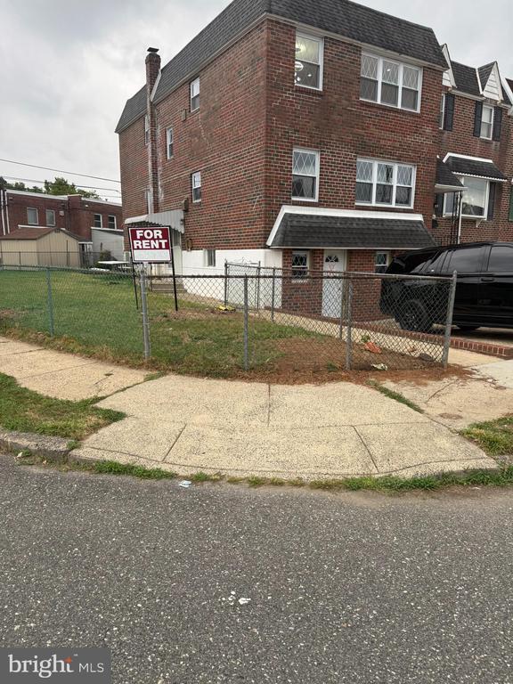 Building Photo - 3658 Genesee Dr