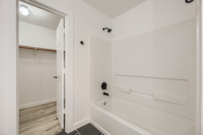 Building Photo - 1721 Poppy Seed Ln