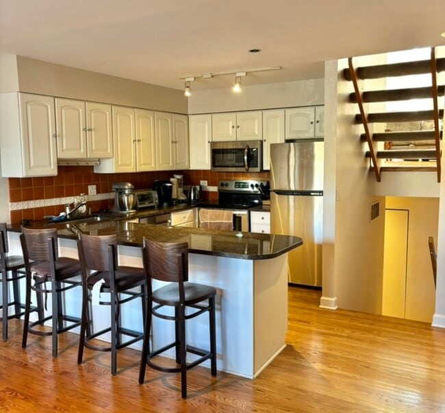 Building Photo - 1229 Central St