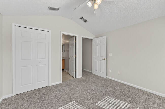 Building Photo - 9205 Redtail Dr