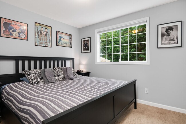 Building Photo - 1612 26th Ave