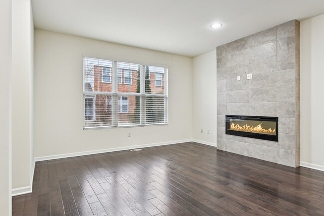 Building Photo - 905 Times Square Dr