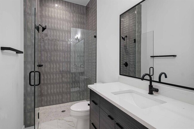 Building Photo - 1704 Kinney Ave