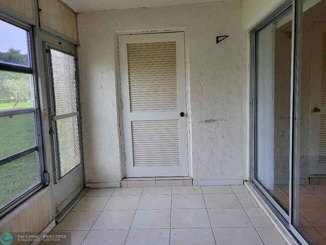 Building Photo - 2828 Casita Way