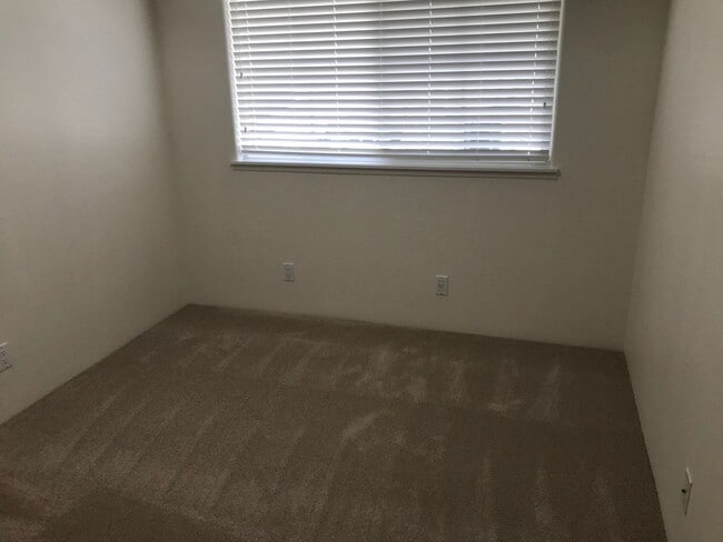 Building Photo - Lalea at Hawaii Kai 2 Bdrm., .1 bath, 2 un...