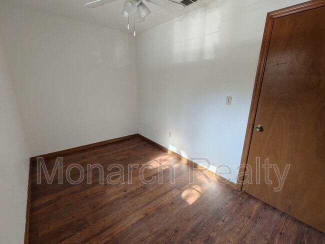 Building Photo - 830 SW 56th Terrace