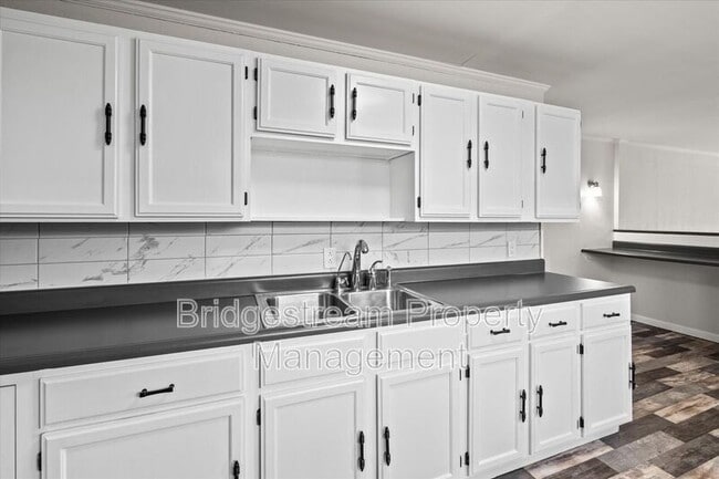 Building Photo - 317 Hypathia Ave